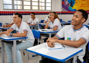 Renovação de matrícula para estudantes da rede estadual começa na próxima segunda-feira (18)