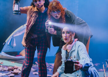 Espetáculo “Quando eu fecho os olhos” aborda saúde mental, amizades e recomeços no Teatro Molière