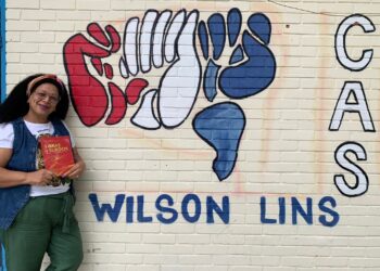 Professora da rede estadual concorre ao Prêmio Jabuti Acadêmico por participação em livro sobre estudos surdos