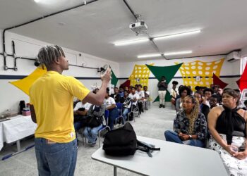 Colégio Clarice Santiago promove mês de ações voltadas à educação antirracista e proteção da infância