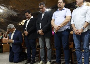 Governador Jerônimo Rodrigues participa da Festa de São Pedro em Bom Jesus da Lapa