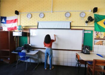Professores concursados em escolas estaduais diminuem em dez anos