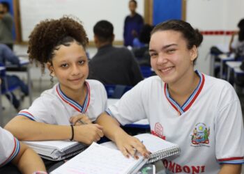 Pagamento da bolsa-auxílio do Programa Mais Estudo será por conta poupança social, a partir desta terça (17)