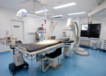 Governador entrega reforma da hemodinâmica e autoriza novas obras no Hospital Ana Nery
