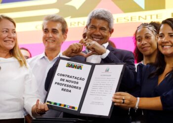 Governo do Estado anuncia a contratação de quase nove mil profissionais para a educação