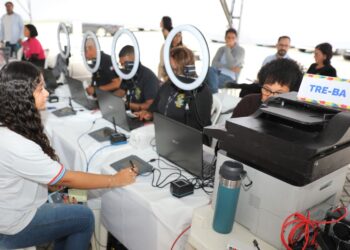 Caravana Pé-de-Meia tem abertura em Salvador com serviços, formação e protagonismo juvenil