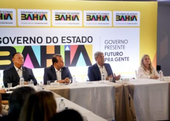 Jerônimo Rodrigues anuncia reajuste zero na tarifa do metrô e do transporte metropolitano