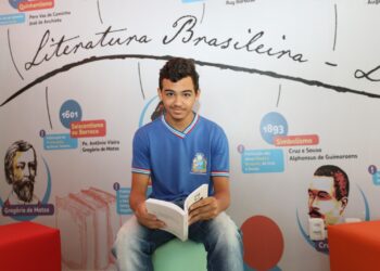 Governo do Estado inclui livro ‘Ainda Estou Aqui’ nas bibliotecas das escolas públicas estaduais da Bahia