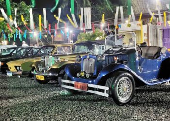 Exposição de Carros Antigos movimenta Boulevard Camaçari