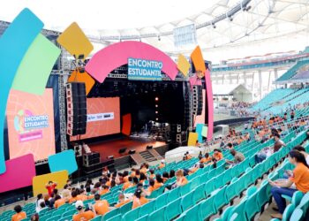 “Nossa missão está sendo cumprida”, avalia governador durante abertura do Encontro Estudantil da Rede Estadual