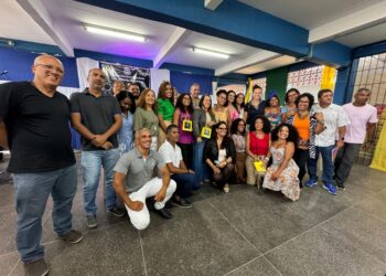 Estudantes da rede estadual desenvolvem projeto de combate ao racismo no bairro de Arenoso, em Salvador