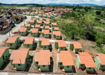 Estado entrega conjunto habitacional para 50 famílias em Amargosa; outras obras somam mais de R$ 6,5 milhões em investimentos no município