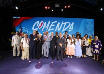 Em noite de homenagens, personalidades e instituições recebem a Medalha 2 de Julho