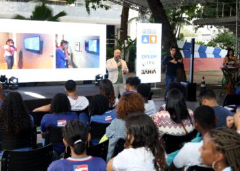 Programa estadual que leva estudantes da rede estadual aos museus é lançado em Salvador