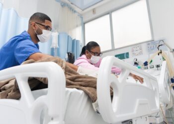 Sesab convoca 605 profissionais para reforçar assistência à saúde