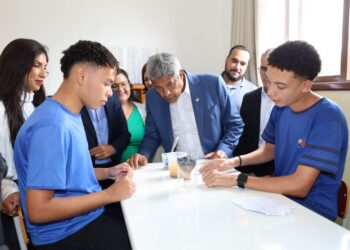 “Símbolo de inclusão e oportunidade”, destaca Jerônimo ao firmar parceria com instituição educacional em Irecê