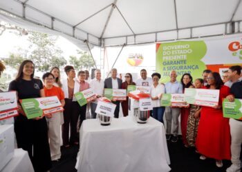 “O que estamos fazendo aqui não é um enfrentamento passageiro, é uma política permanente de combate à fome”, disse Jerônimo Rodrigues em Feira de Santana, durante agenda de mais de R$ 150 milhões para garantir segurança alimentar