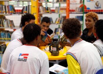 Bahia reduz taxa de abandono escolar de 11,5% em 2021 para 5,4% em 2023