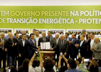 “O mundo está preocupado com isso e a Bahia não ficará para trás”, afirma Jerônimo Rodrigues ao sancionar lei estadual de transição energética