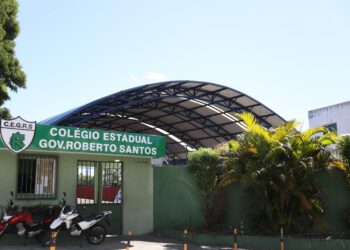 Estado entrega modernização do Colégio Estadual Governador Roberto Santos