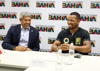 “Hoje, o brilho é dele, é dele esse cinturão”, celebrou o governador em recepção ao campeão mundial de boxe Robson Conceição