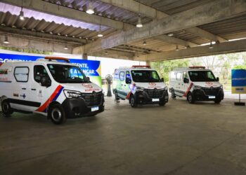 Governo do Estado entrega 72 novos veículos para a saúde e ultrapassa R$ 196 milhões investidos na renovação da frota em toda a Bahia desde 2023