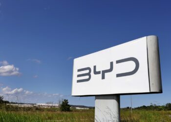 BYD anuncia R$ 5,5 bilhões na implantação de fábrica na Bahia, quase o dobro do previsto inicialmente