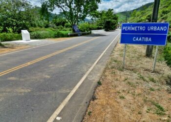Caatiba, no médio Sudoeste, recebe obras de infraestrutura