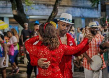 Bloco Alvorada celebra 49 anos com muito samba, nesta sexta (9), no circuito Osmar