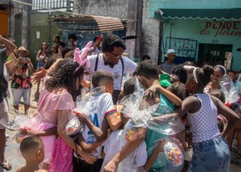 Campanha de Páscoa arrecada chocolates e resgata brincadeiras tradicionais no Cabula