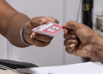 Lauro de Freitas já emitiu mais de 4 mil carteiras de passe livre municipal para PcD’s; saiba como solicitar