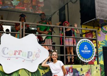 Forró e marchinhas antigas divertem famílias durante Furdunço no Campo Grande