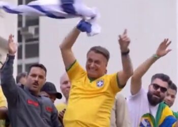 PF liga Bolsonaro a esquema para desviar mais de R$ 6,8 milhões