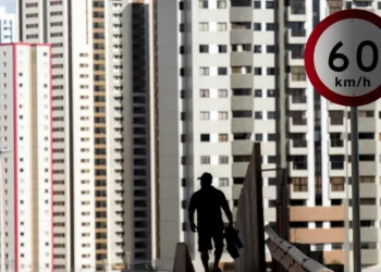 Gangstalking: médicos alertam para risco de crença em perseguição