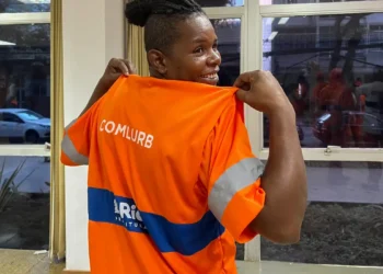 Garis do Rio recebem uniformes para enfrentar calor