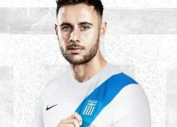Lateral da Grécia, George Baldock é encontrado morto dentro de piscina de casa