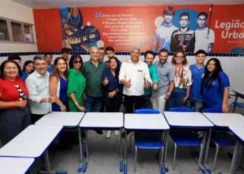 Governador Jerônimo Rodrigues inaugura colégio e anuncia novos investimentos em Glória, na Bahia