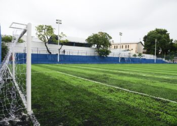 Prefeitura inaugura 50º campo sintético de Salvador na Arena Pronaica, em Cajazeiras
