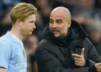 Guardiola rebate rumores sobre saída de Kevin De Bruyne e critica especulações