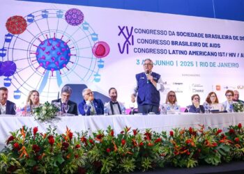 Brasil reduz transmissão do HIV vertical e pede certificado da Opas