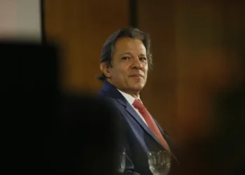 Em Nova York, Haddad diz que despesas estão dentro do arcabouço