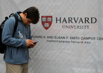 Departamento de Estado dos EUA retoma vistos de estudantes de Harvard