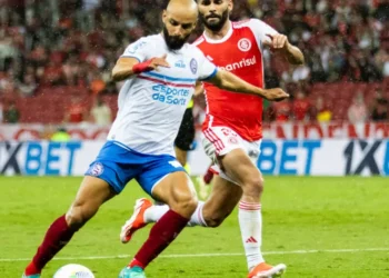 O Bahia de sempre estreou no Brasileirão: saiu na frente e tomou virada do Inter