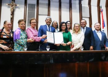 Governador Jerônimo entrega a Alba Projeto de Lei do Programa Bahia Pela Paz