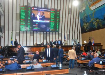 ALBA aprova LDO/2025 e marca votação de projeto da Defensoria