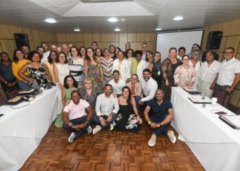 UNEB define diretrizes estratégicas para 2025 em encontro com dirigentes