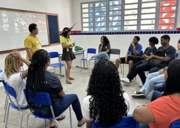 Livro digital paradidático criado por 47 indígenas será lançado na Uesc para promover a diversidade e a paz nas escolas