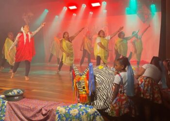 Aposentados encerram Oficina de Dança com espetáculo