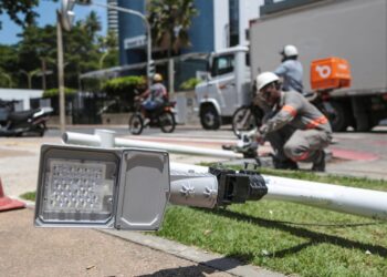 Salvador reforça sistemas antivandalismo na iluminação pública, mas furtos e vandalismo ainda crescem