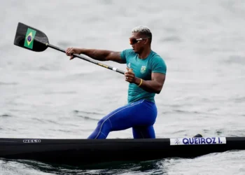 Isaquias Queiroz é prata na canoagem velocidade e chega a cinco medalhas olímpicas